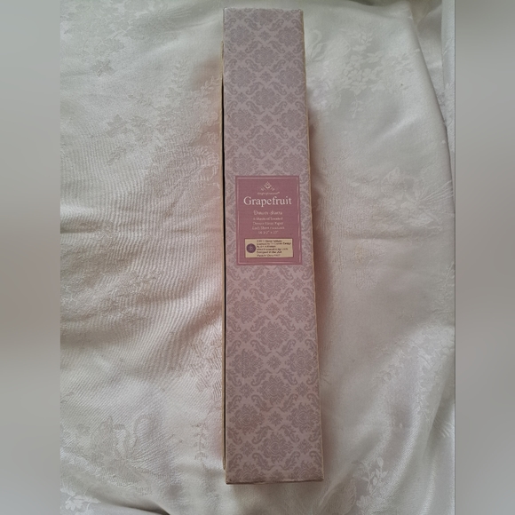 Simple Pleasures Grapefruit Drawer Liners - Picture 6 of 7